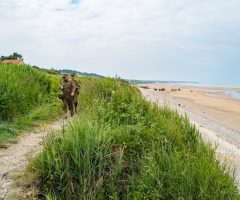 Quels secrets du passé peuvent encore transformer notre vision des voyages historiques ?